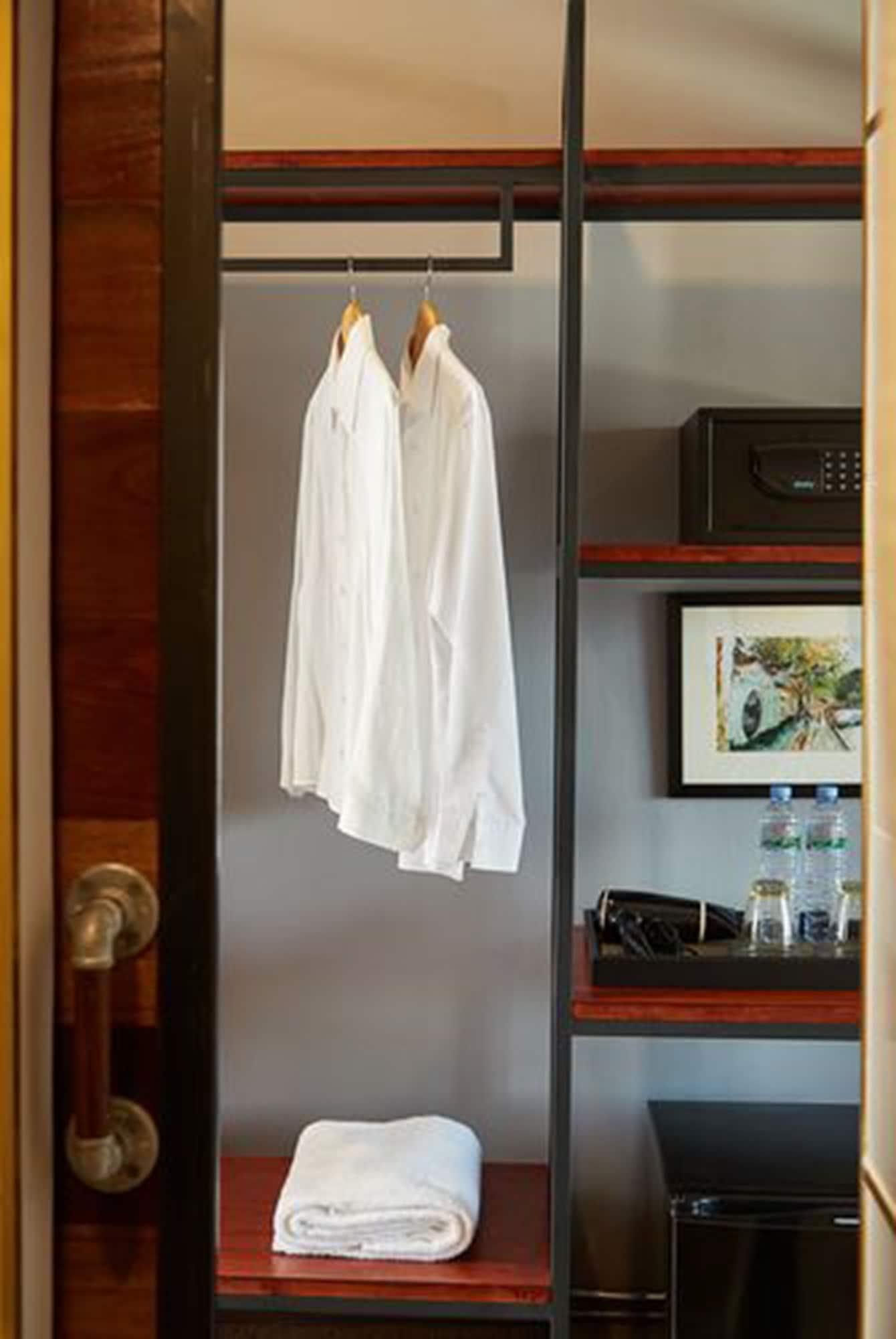 Khách sạn W22 By Burasari 3*